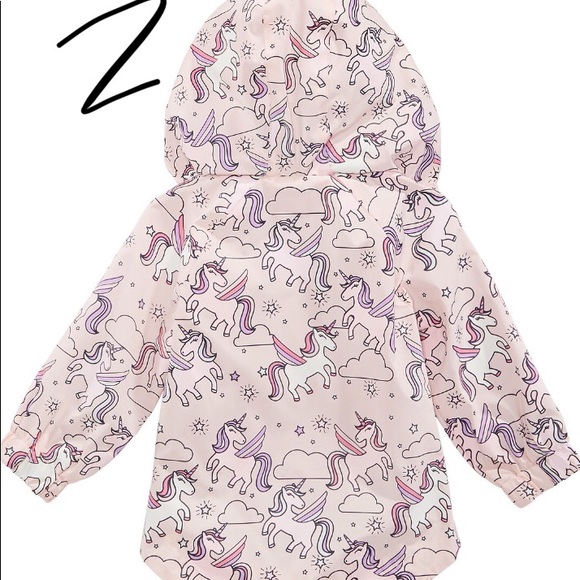 CHANGES COLOR WHEN WET RAINCOAT - Picture 3 of 4